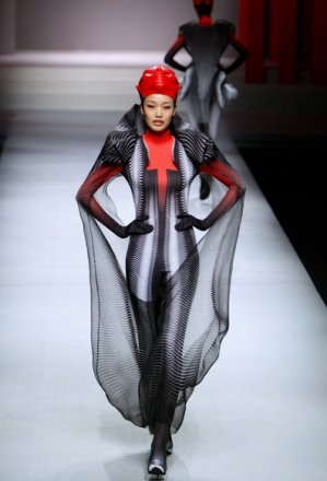 1269598665_chinafashionweekawday1yvh9g0n7i72l