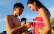 30 000 китайцев стали участниками группового свидания, где мужчины измеряли объем груди своих потенциальных спутниц