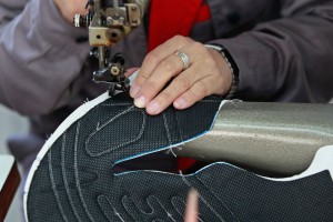 Adidas уходит из Китая