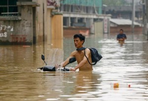 Больше 50 человек стало жертвами сильных наводнений в Китае