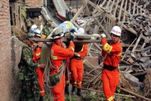 Число пострадавших от землетрясения в Китае растет
