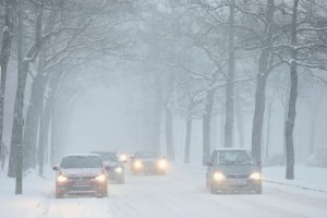 Гололед в провинции Хэнань стал причиной столкновения тридцати автомобилей