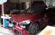 Как не нужно разворачиваться китаянка на своем BMW врезалась в салон красоты