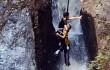 Маленький китаец выжил после падения в 16-метровый водопад