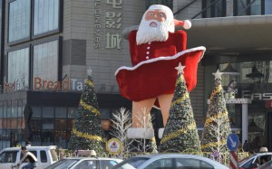 Необычный Санта-Клаус из Китая