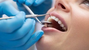 Почему выпадают зубы