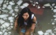 Сегодня в Китае спорили, кто дольше все просидит в ледяной воде