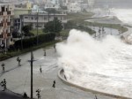 В Китае эвакуируют людей из-за приближения тайфуна