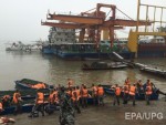 В Китае из тонувшего корабля драйверы достали погибших