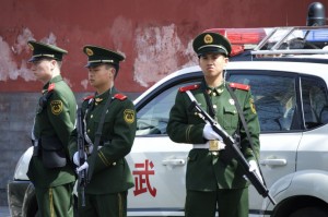 В Китае казнен мужчина, который въехал в толпу школьников