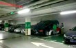 В Китае женщина-водитель припарковала свой внедорожник поверх спорткара Porsche
