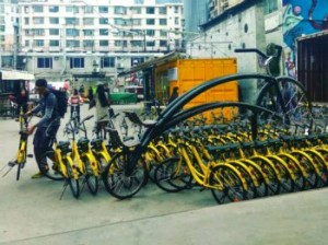 Общественные велосипеды в Китае создают проблемы