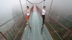 300-метровый стеклянный мост построен в Китае