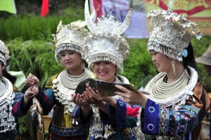 Представители народности Мяо провели Рыбный фестиваль